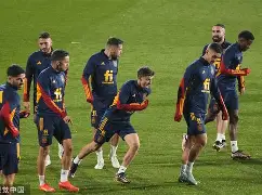 西班牙队遭逢绝境，低迷表现令球迷失望