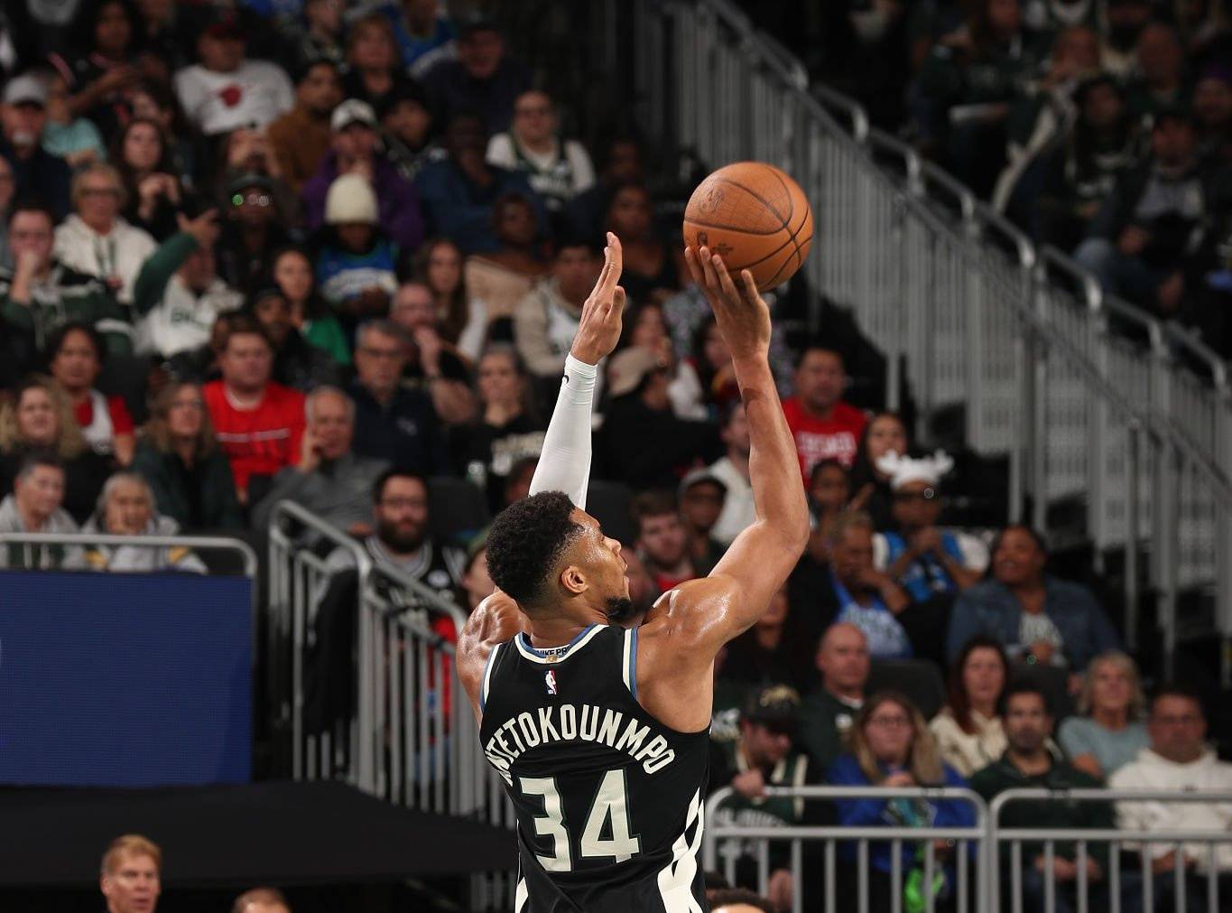 NBA季后赛黑马崭露头角！公牛乐得大胜的简单介绍